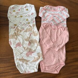 Carter’s Set of 4 Baby Bodysuits in Pink and Cream 18M